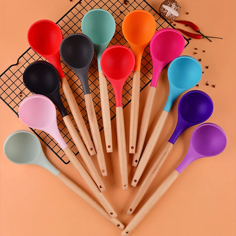Silicone Soup Ladle Heat Resistant Ladle Spoons With Wood Handle Non-Stick Kitchen Cooking Spoon Serving Scoop For Sauce Soup