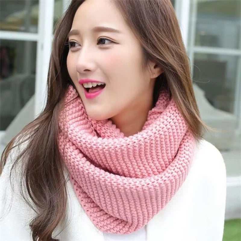 Unisex Polyester Chunky-Knit Infinity Scarf — 1 Piece