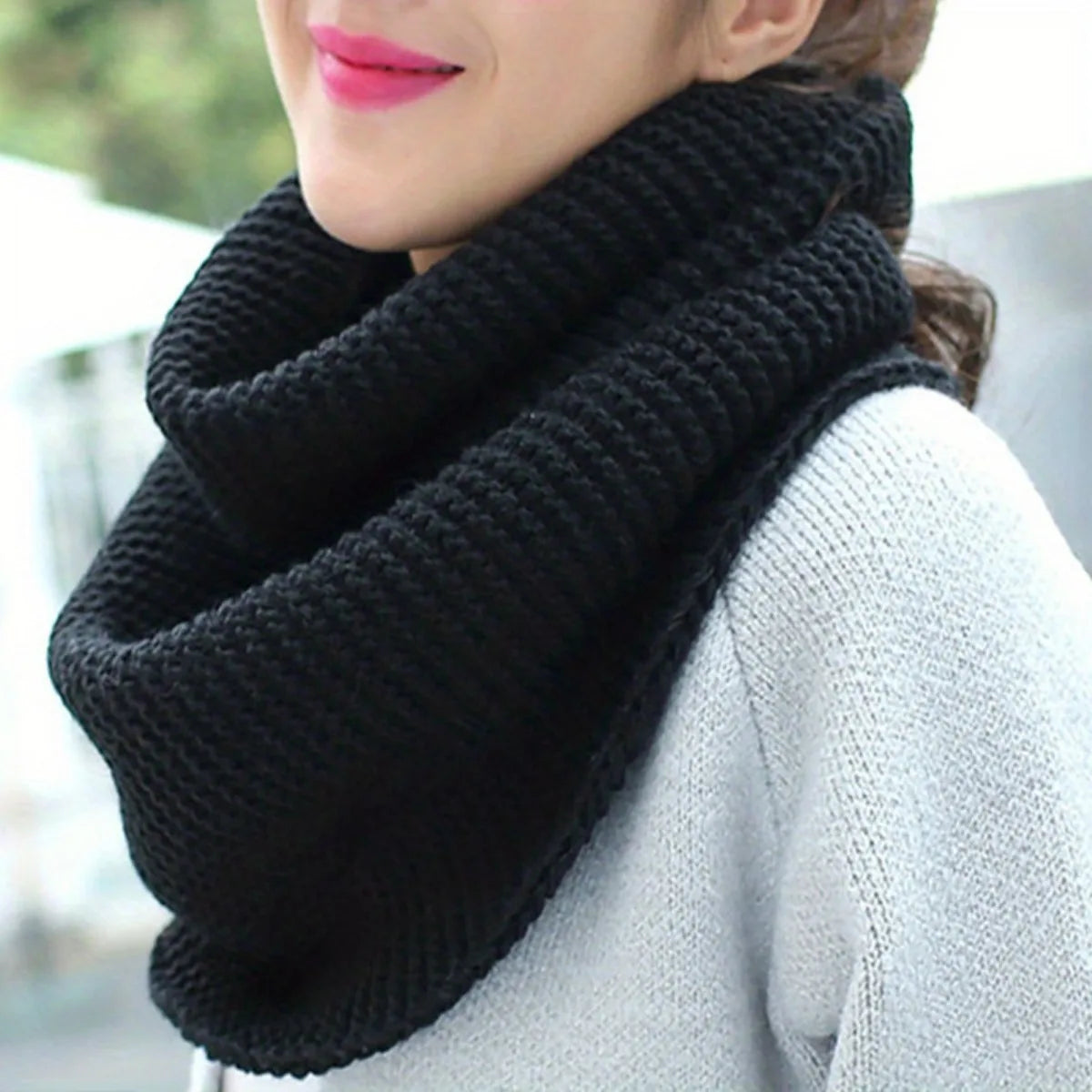 Unisex Polyester Chunky-Knit Infinity Scarf — 1 Piece