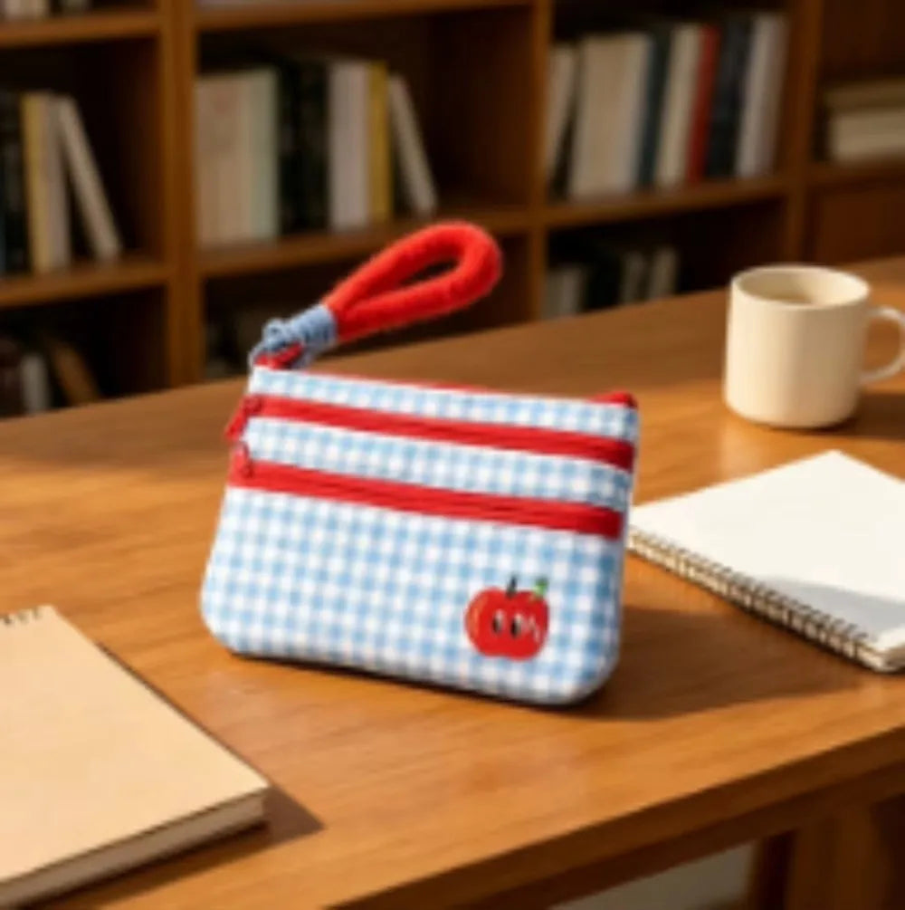 Blue Gingham Polyester Wristlet Pouch — 20 × 15 cm