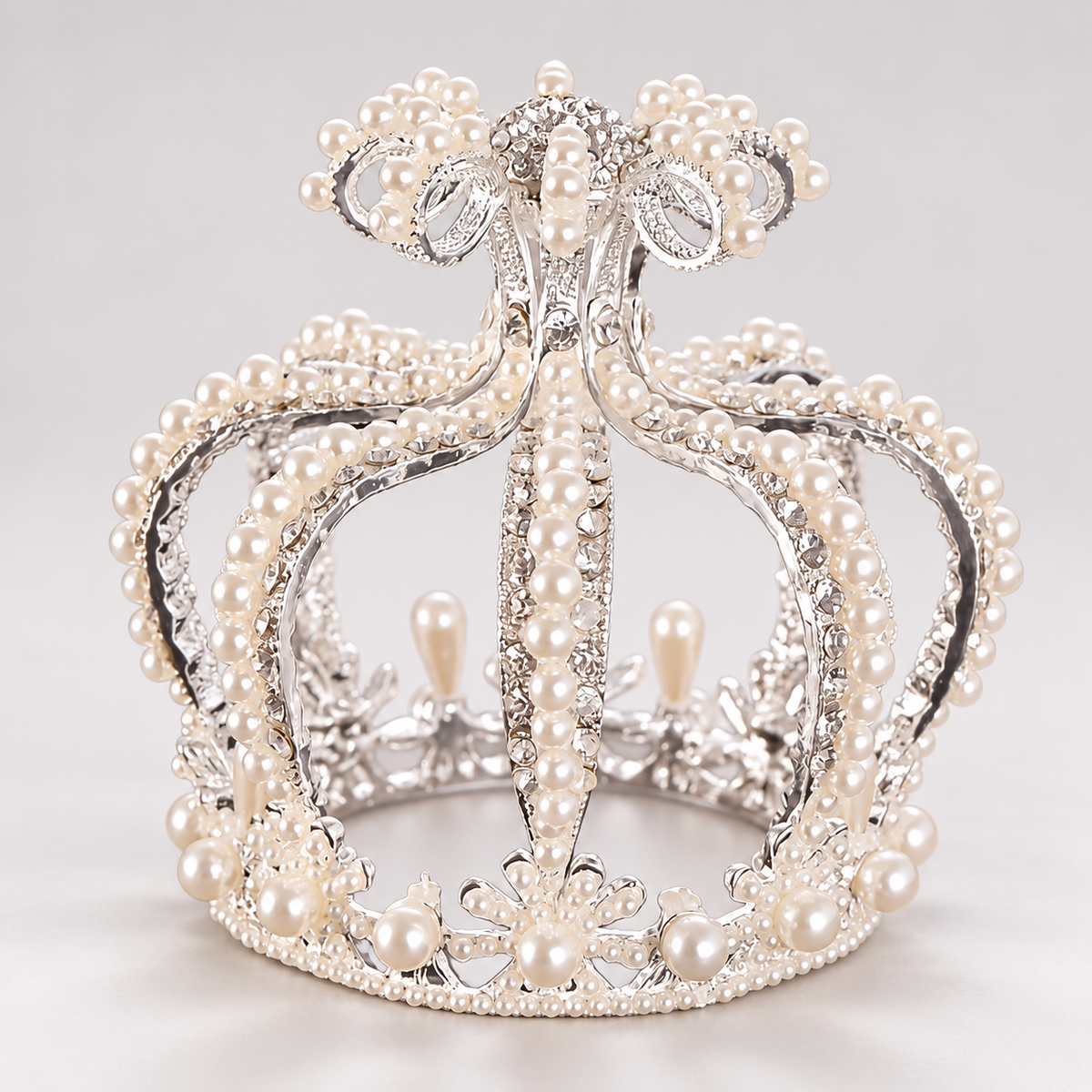 Baroque Faux Pearl Round Crown — silver
