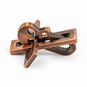 Yangqin puzzle, angled detail