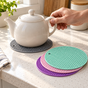 Round Honeycomb Kitchen Trivet Mats — 4 Pieces, 17 cm, Random Colors