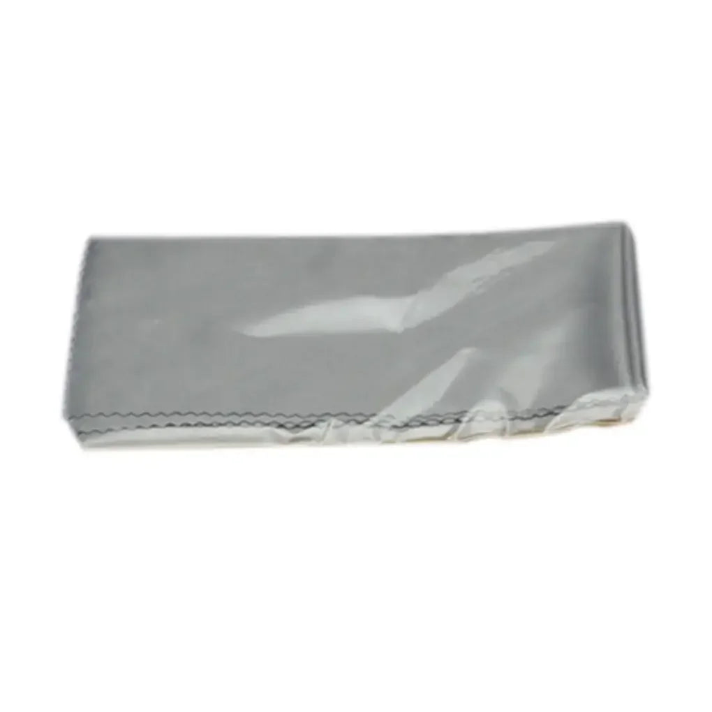 Free Gift — Microfiber Lens & Jewelry Cloth, 40 × 40 cm, Color May Vary
